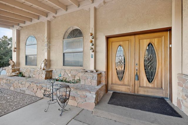 76 Canoncito Road, Cedar Crest, NM 87008