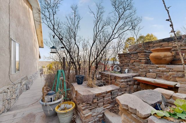 76 Canoncito Road, Cedar Crest, NM 87008