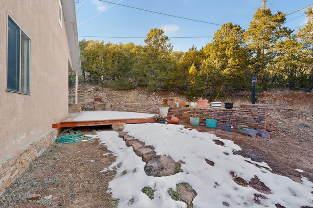 76 Canoncito Road, Cedar Crest, NM 87008