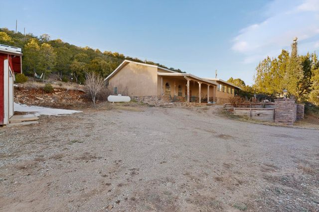 76 Canoncito Road, Cedar Crest, NM 87008