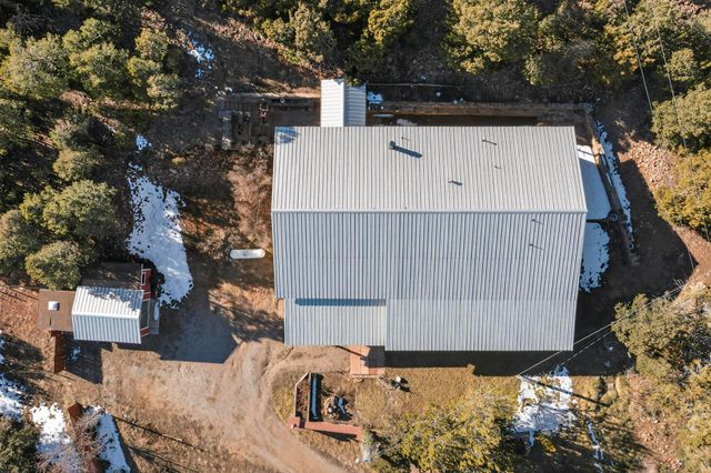 76 Canoncito Road, Cedar Crest, NM 87008