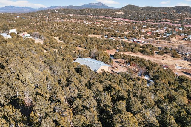 76 Canoncito Road, Cedar Crest, NM 87008