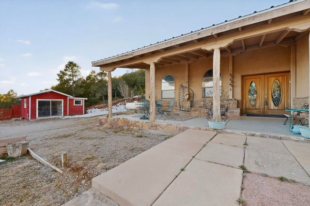 76 Canoncito Road, Cedar Crest, NM 87008