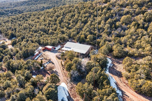 76 Canoncito Road, Cedar Crest, NM 87008