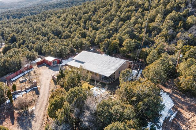 76 Canoncito Road, Cedar Crest, NM 87008