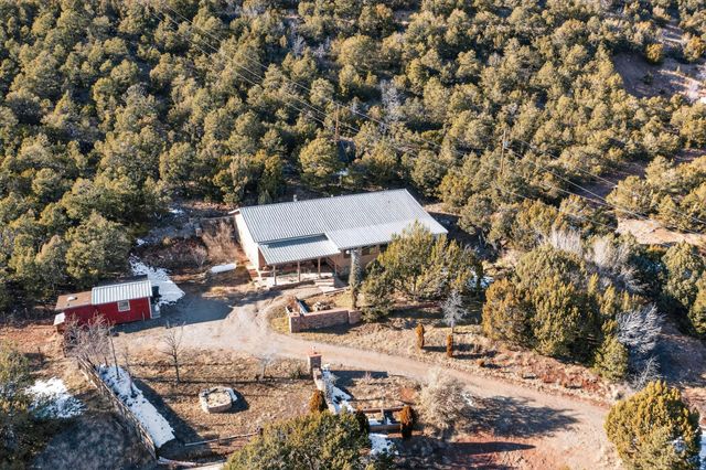 76 Canoncito Road, Cedar Crest, NM 87008