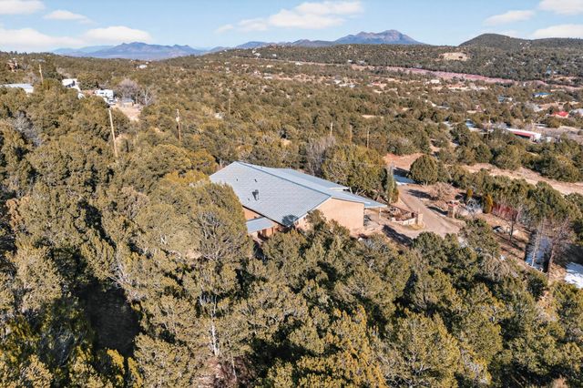 76 Canoncito Road, Cedar Crest, NM 87008
