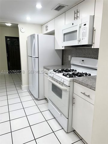 11313 SW 109th Rd 61-B, Miami, FL 33176