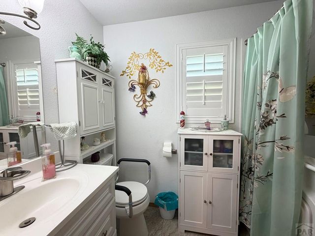 3005 Gem Dr, Pueblo, CO 81005