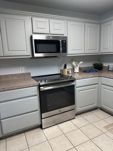 1409-1411 Western Oaks Court, Bryan, TX 77807