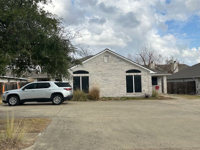 1409-1411 Western Oaks Court, Bryan, TX 77807