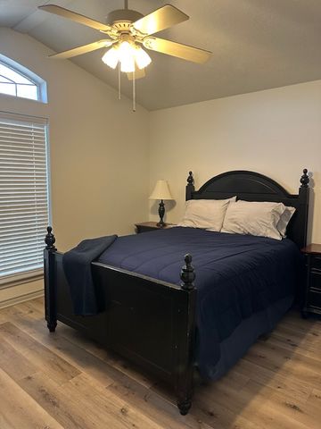 1409-1411 Western Oaks Court, Bryan, TX 77807