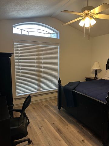 1409-1411 Western Oaks Court, Bryan, TX 77807