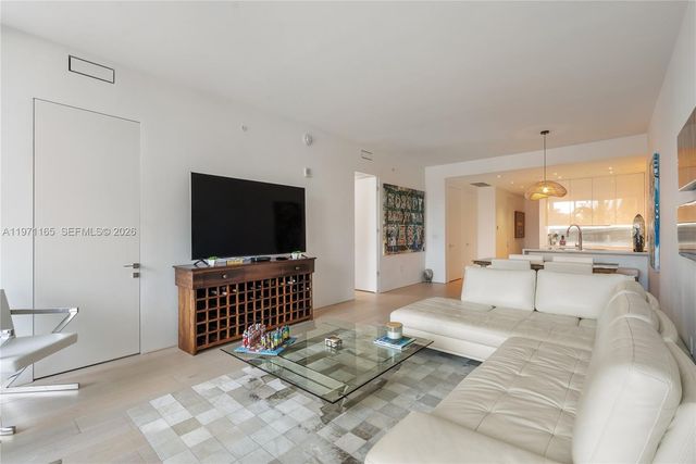 801 S Pointe Dr 204, Miami Beach, FL 33139