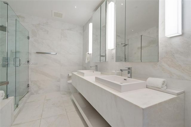 801 S Pointe Dr 204, Miami Beach, FL 33139