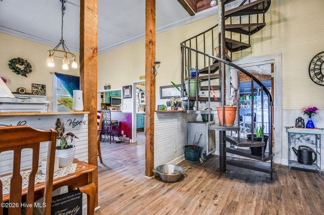 295 Henry Dunn Pickett Road, Beulaville, NC 28518