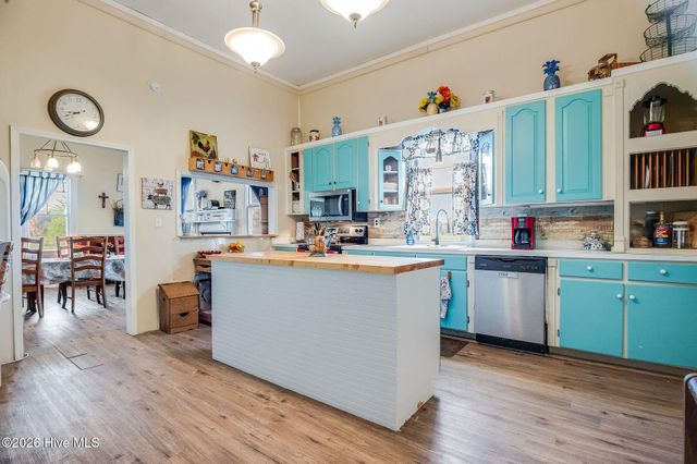 295 Henry Dunn Pickett Road, Beulaville, NC 28518