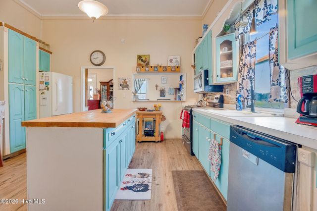 295 Henry Dunn Pickett Road, Beulaville, NC 28518