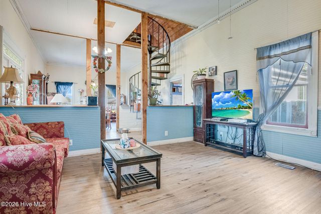 295 Henry Dunn Pickett Road, Beulaville, NC 28518