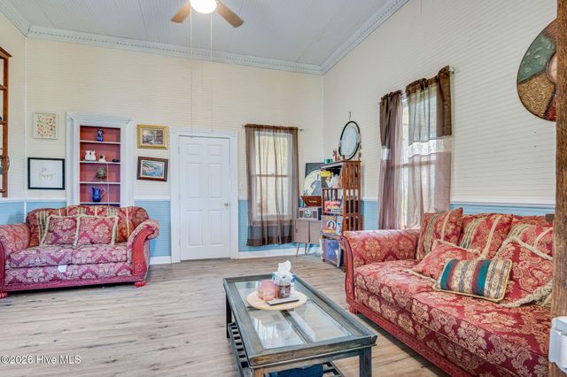 295 Henry Dunn Pickett Road, Beulaville, NC 28518