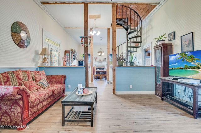 295 Henry Dunn Pickett Road, Beulaville, NC 28518