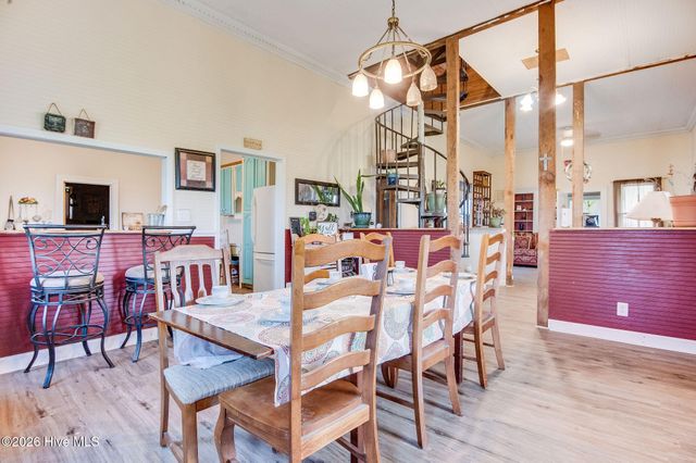 295 Henry Dunn Pickett Road, Beulaville, NC 28518