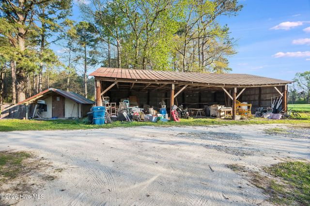 295 Henry Dunn Pickett Road, Beulaville, NC 28518