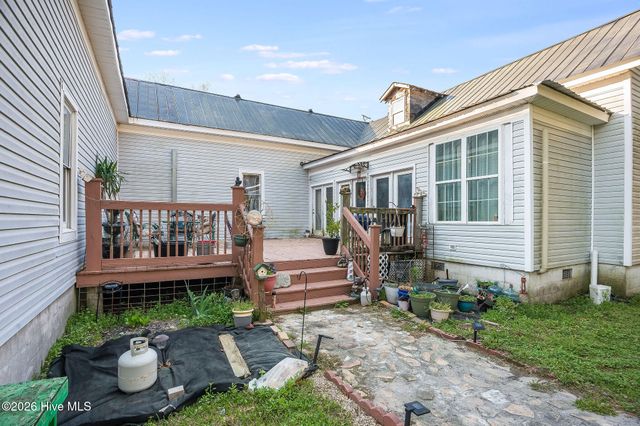 295 Henry Dunn Pickett Road, Beulaville, NC 28518