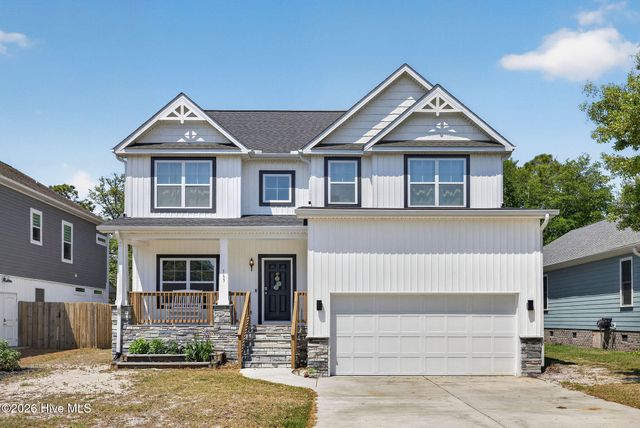 163 NE 2nd Street, Oak Island, NC 28465