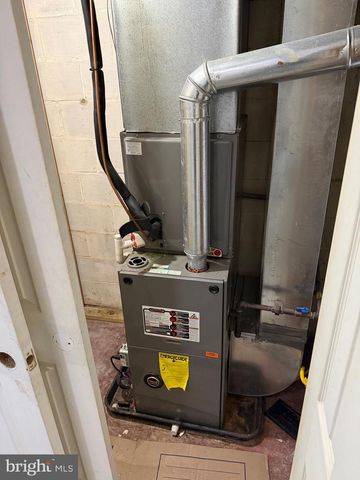 1215 N AUGUSTA AVE, Baltimore, MD 21229