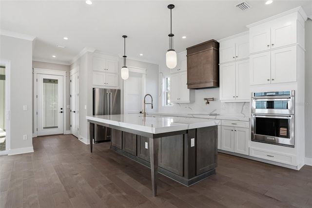 865 53RD AVENUE N, St Petersburg, FL 33703