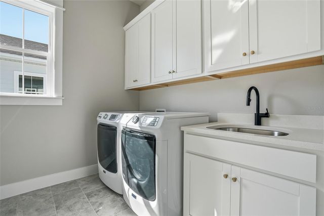 865 53RD AVENUE N, St Petersburg, FL 33703