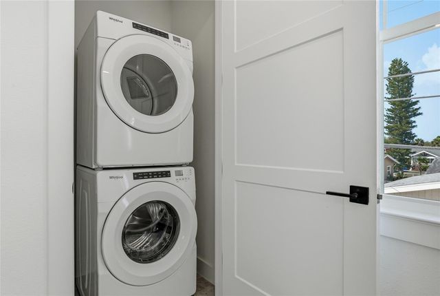 865 53RD AVENUE N, St Petersburg, FL 33703