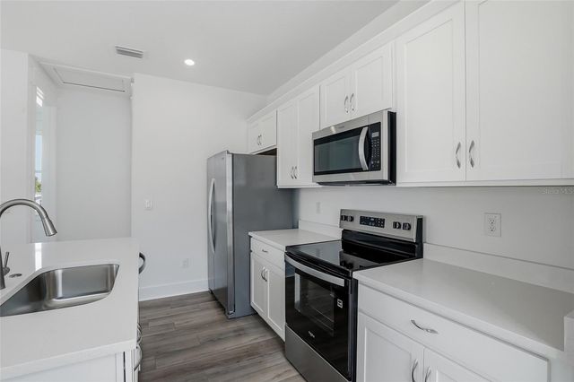 865 53RD AVENUE N, St Petersburg, FL 33703