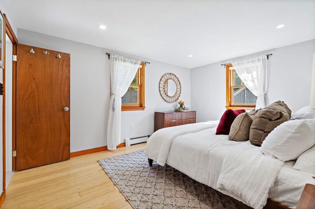20 Woodchester Cir, Waltham, MA 02451