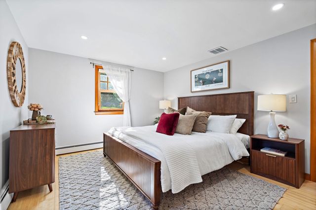 20 Woodchester Cir, Waltham, MA 02451