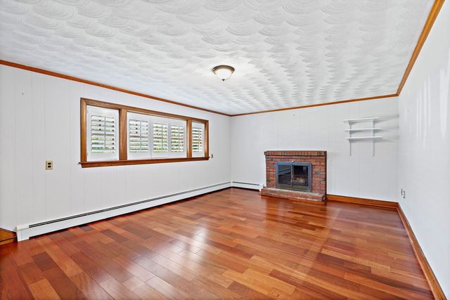 20 Woodchester Cir, Waltham, MA 02451