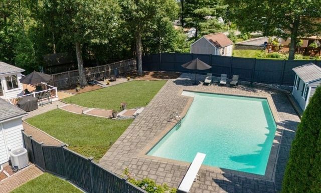 20 Woodchester Cir, Waltham, MA 02451