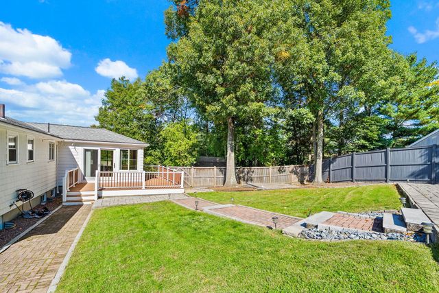 20 Woodchester Cir, Waltham, MA 02451