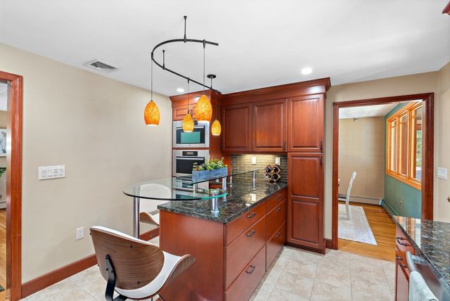 20 Woodchester Cir, Waltham, MA 02451