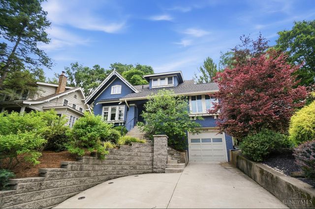 3428 Saint Johns Place, Cincinnati, OH 45208