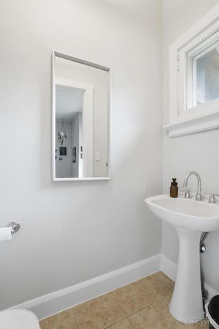 3428 Saint Johns Place, Cincinnati, OH 45208