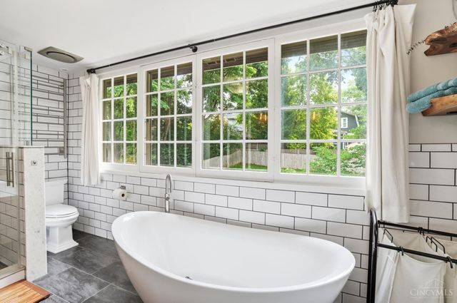 3428 Saint Johns Place, Cincinnati, OH 45208