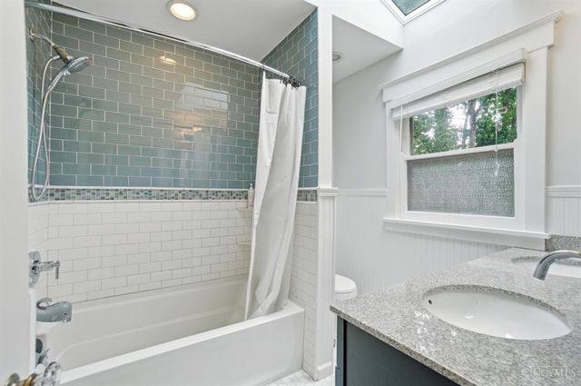 3428 Saint Johns Place, Cincinnati, OH 45208