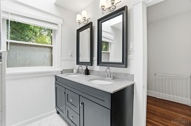 3428 Saint Johns Place, Cincinnati, OH 45208