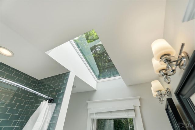 3428 Saint Johns Place, Cincinnati, OH 45208