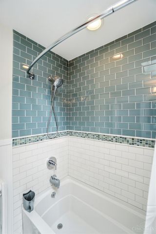 3428 Saint Johns Place, Cincinnati, OH 45208