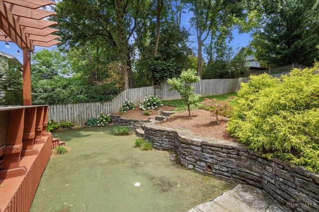 3428 Saint Johns Place, Cincinnati, OH 45208
