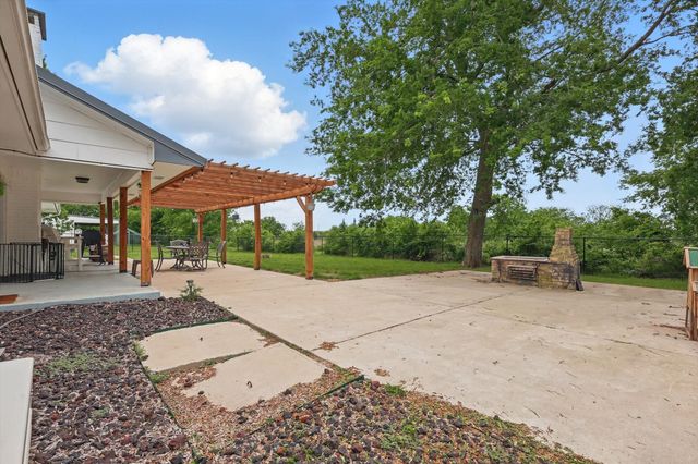 5247 Fm 1569, Farmersville, TX 75442