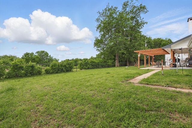 5247 Fm 1569, Farmersville, TX 75442
